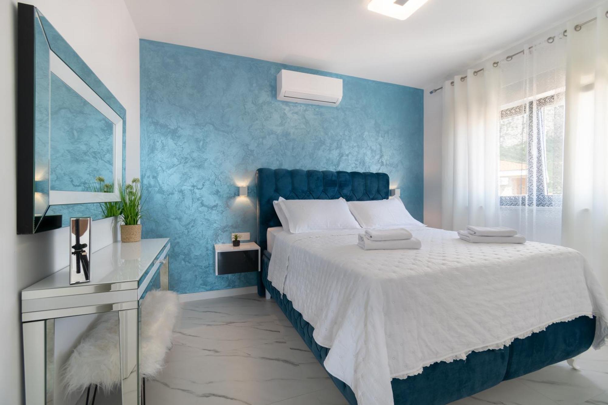 Lux Penthouse Panoramic View With Jacuzzi Apartment Makarska Exterior photo