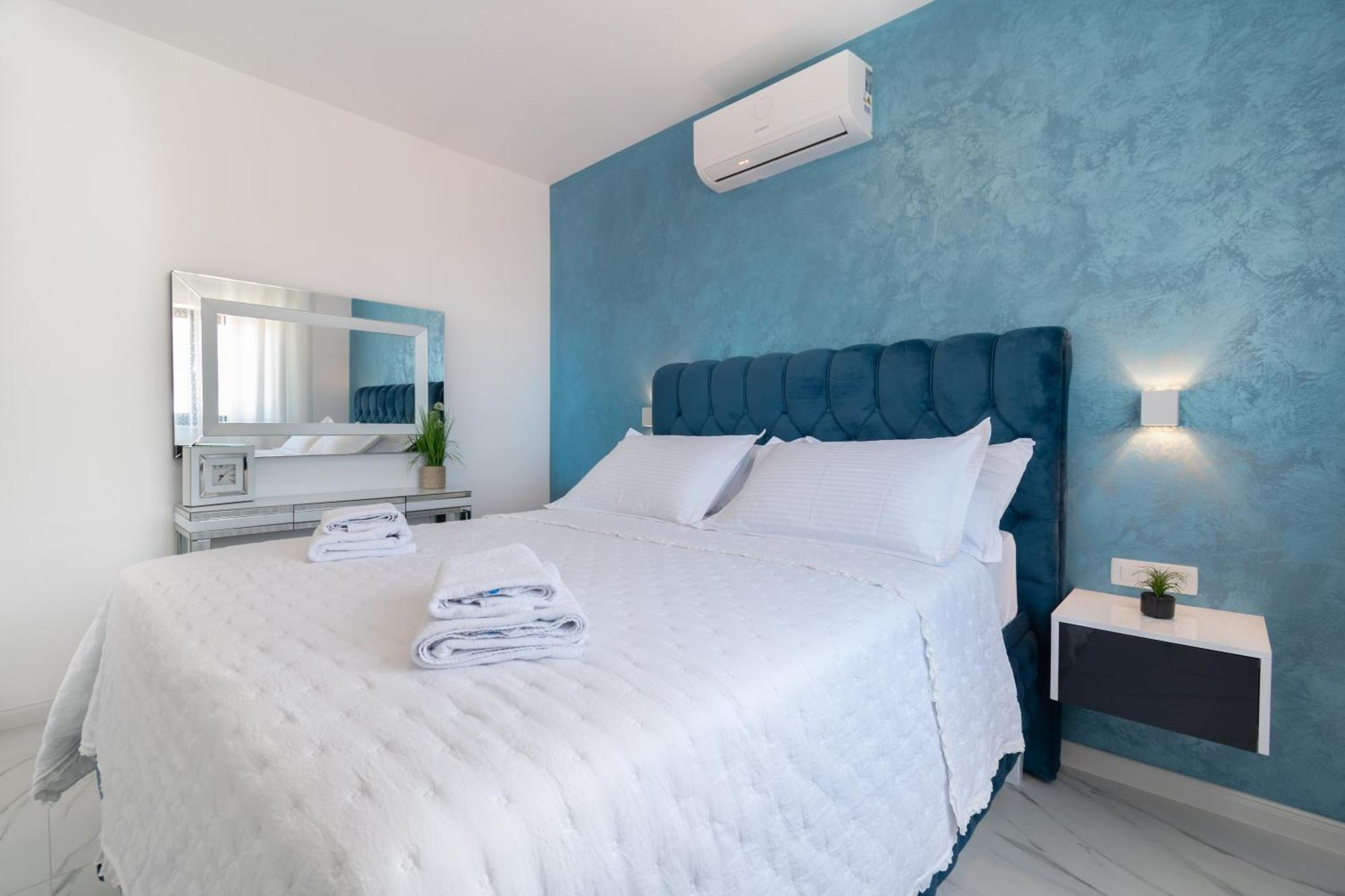 Lux Penthouse Panoramic View With Jacuzzi Apartment Makarska Exterior photo